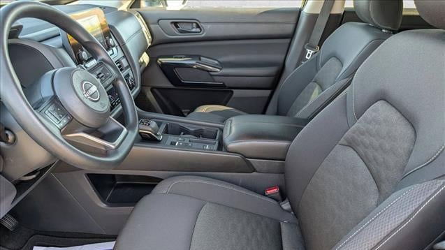 2024 Nissan Pathfinder S