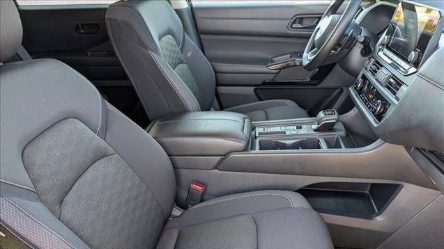 2024 Nissan Pathfinder S