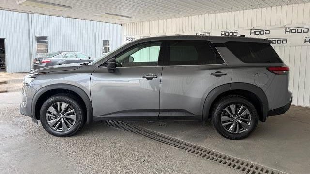 2023 Nissan Pathfinder S