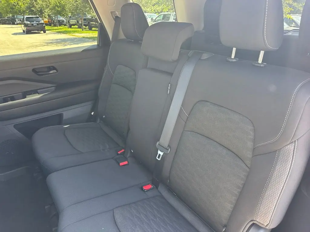 2023 Nissan Pathfinder - $25,497