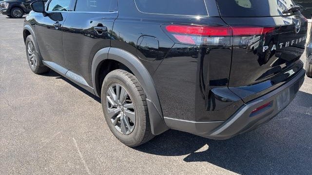 2023 Nissan Pathfinder S