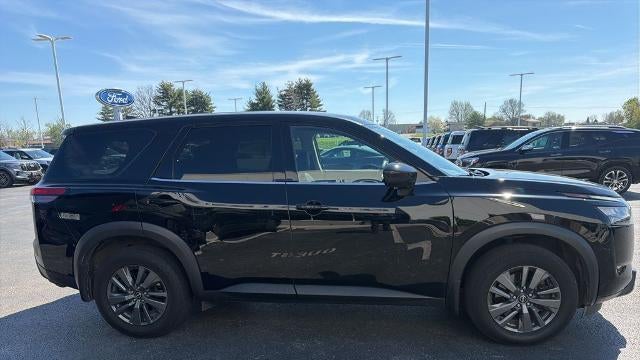 2023 Nissan Pathfinder S
