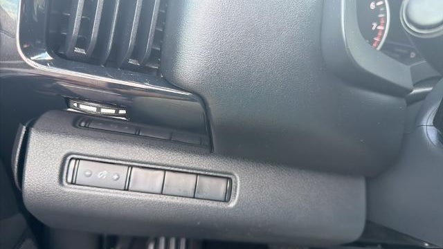 2023 Nissan Pathfinder S
