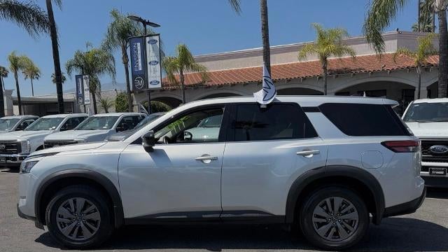 2024 Nissan Pathfinder S