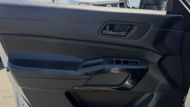 2024 Nissan Pathfinder S