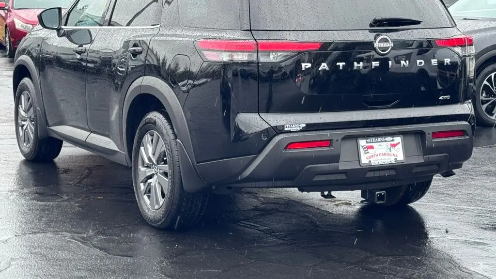 2025 Nissan Pathfinder S