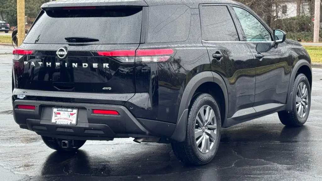 2025 Nissan Pathfinder S