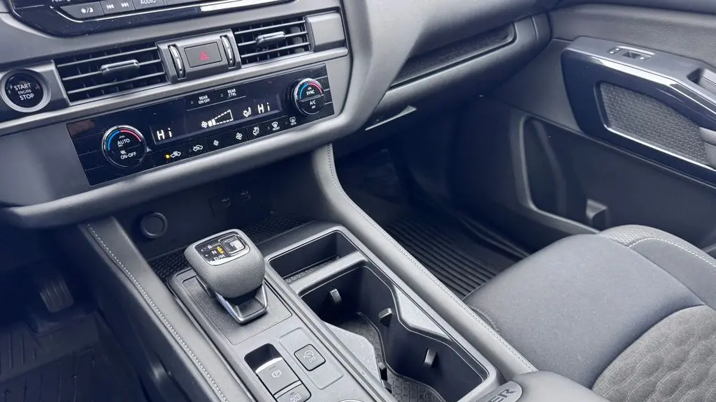 2025 Nissan Pathfinder S