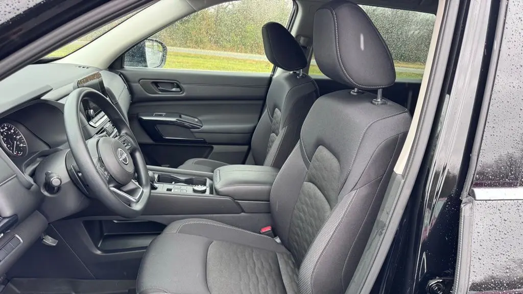 2025 Nissan Pathfinder S