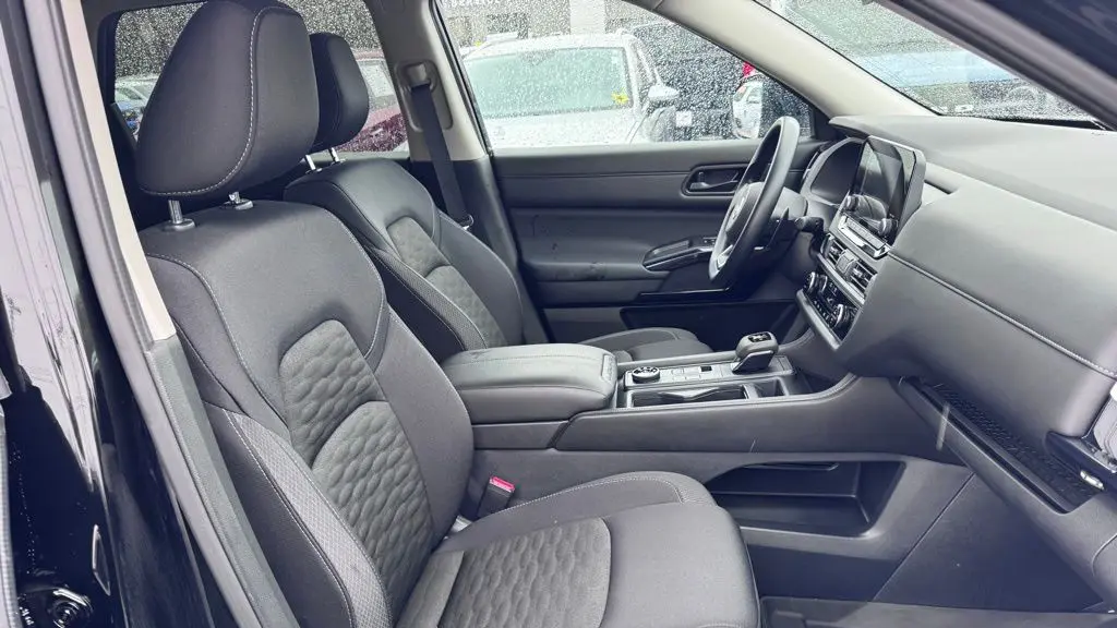 2025 Nissan Pathfinder S