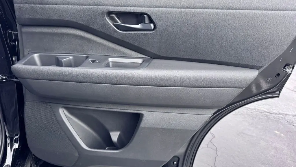 2025 Nissan Pathfinder S