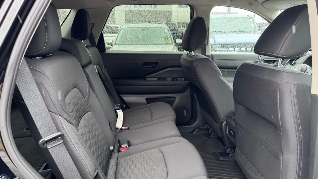 2025 Nissan Pathfinder S