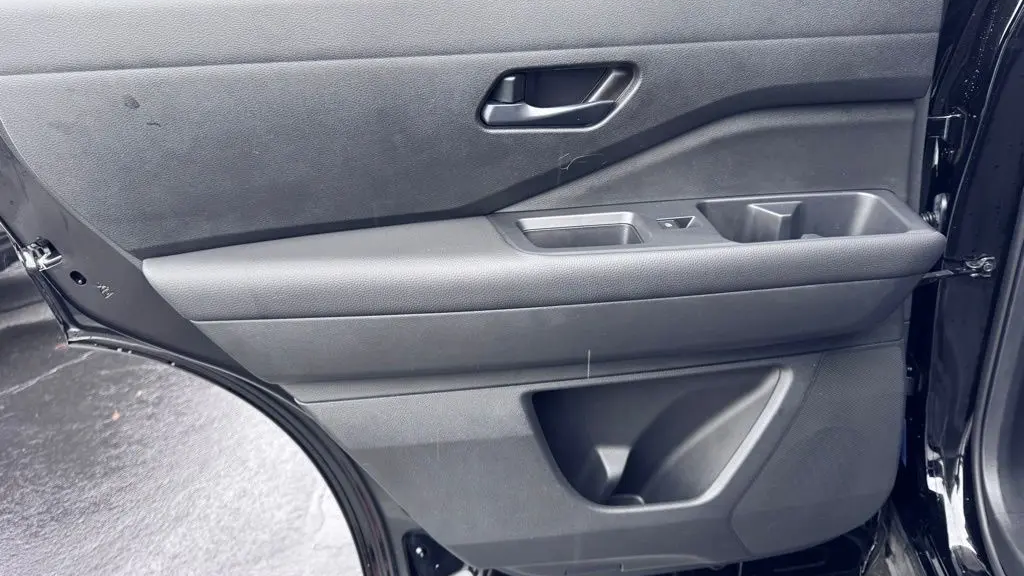 2025 Nissan Pathfinder S