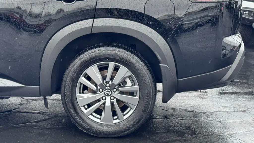 2025 Nissan Pathfinder S