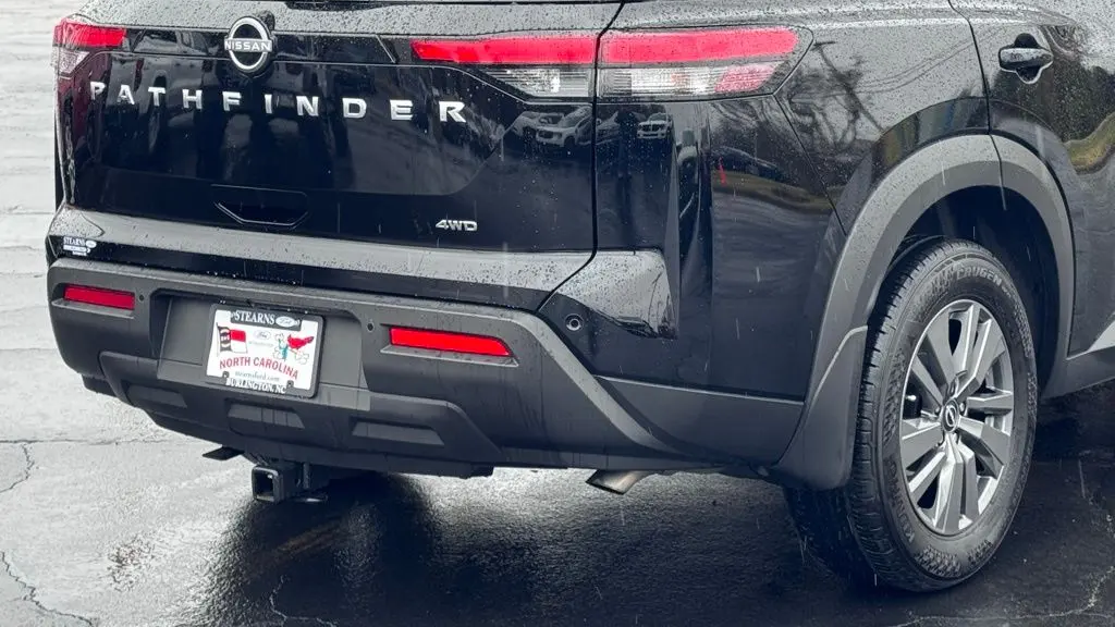 2025 Nissan Pathfinder S
