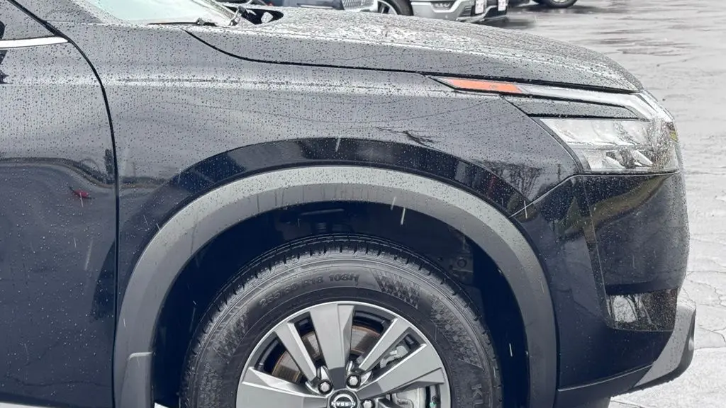 2025 Nissan Pathfinder S