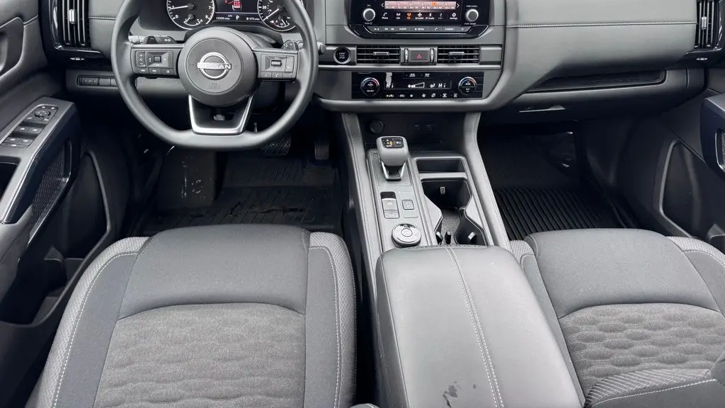 2025 Nissan Pathfinder S
