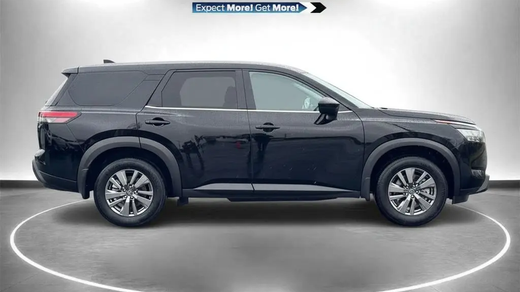 2025 Nissan Pathfinder S