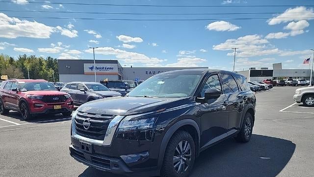 2022 Nissan Pathfinder S
