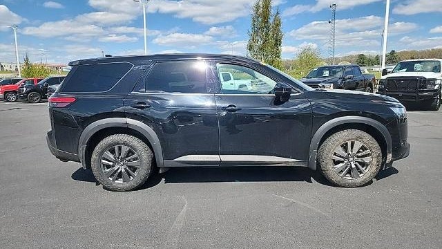 2022 Nissan Pathfinder S