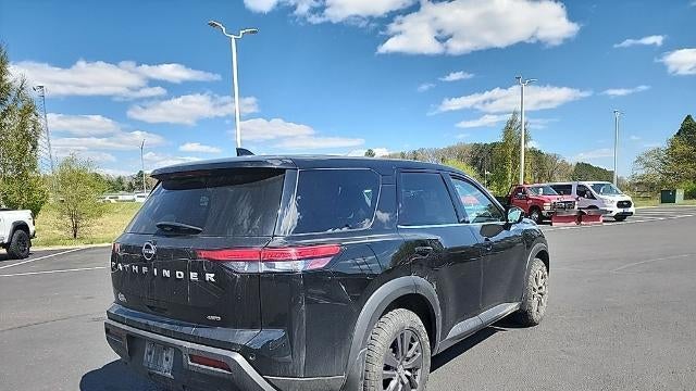 2022 Nissan Pathfinder S