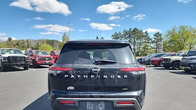 2022 Nissan Pathfinder S