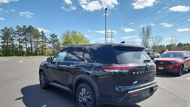 2022 Nissan Pathfinder S