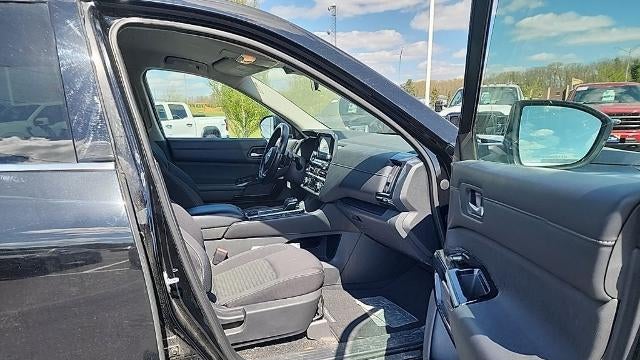 2022 Nissan Pathfinder S