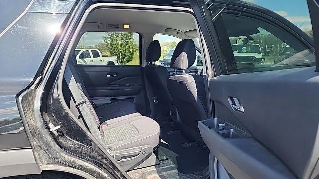 2022 Nissan Pathfinder S