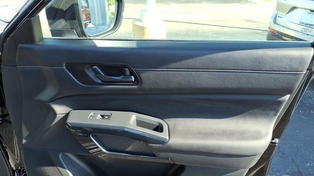 2025 Nissan Pathfinder S