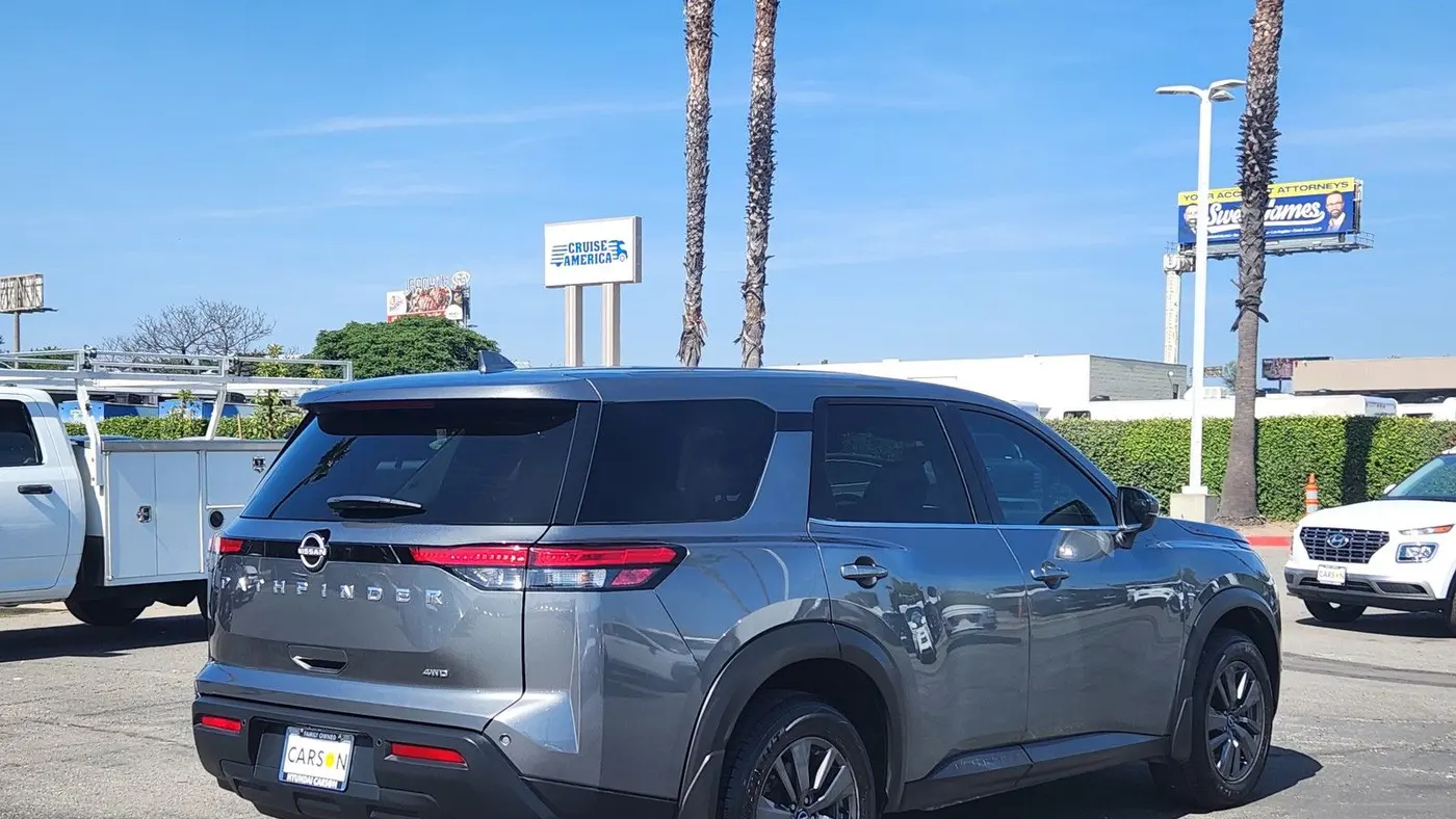 2022 Nissan Pathfinder S