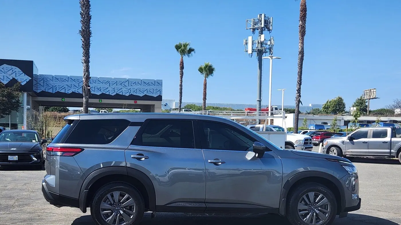2022 Nissan Pathfinder S