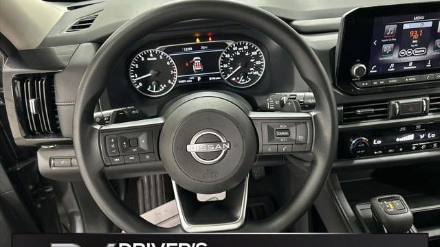 2023 Nissan Pathfinder S