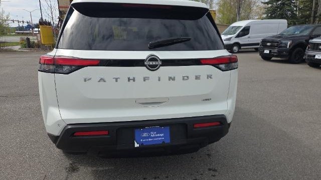 2024 Nissan Pathfinder S