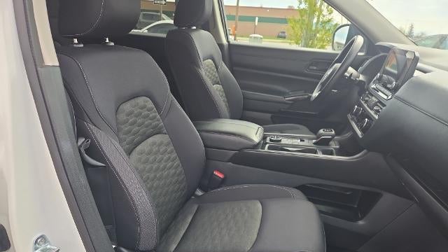 2024 Nissan Pathfinder S