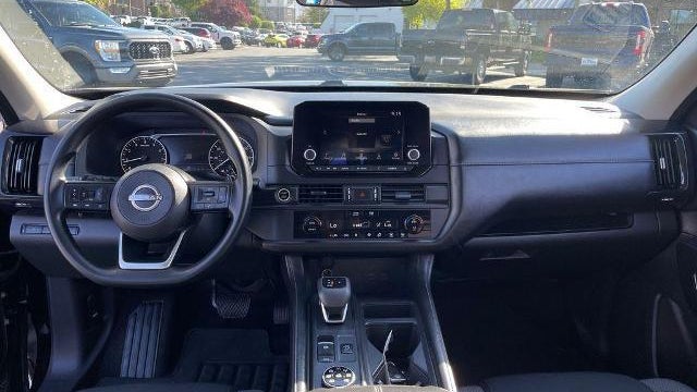 2024 Nissan Pathfinder S