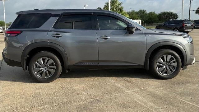 2025 Nissan Pathfinder S