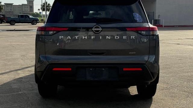 2025 Nissan Pathfinder S