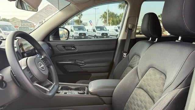 2025 Nissan Pathfinder S