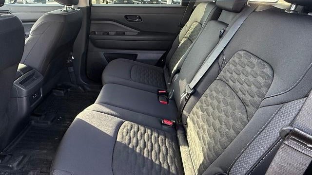 2025 Nissan Pathfinder S