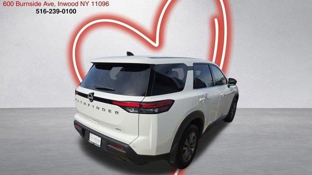 2025 Nissan Pathfinder S