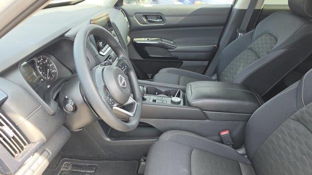 2025 Nissan Pathfinder S