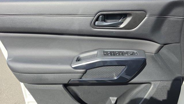 2025 Nissan Pathfinder S