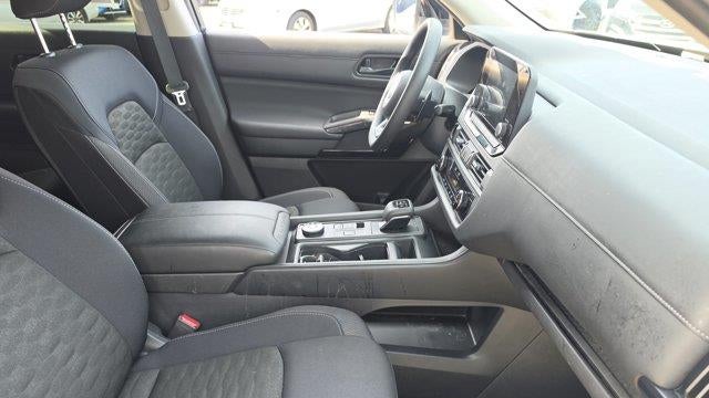 2025 Nissan Pathfinder S