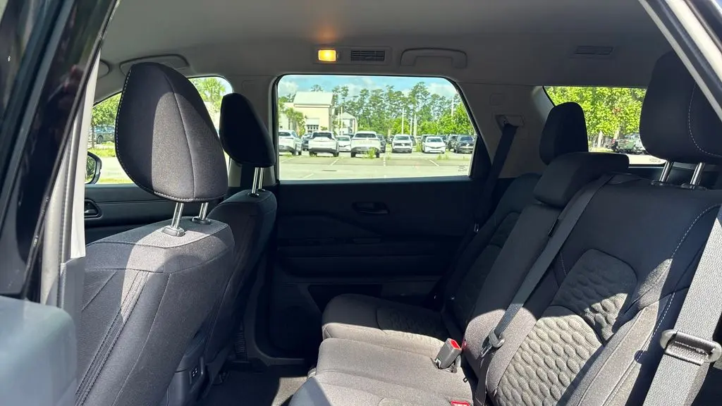 2026 Nissan Pathfinder S