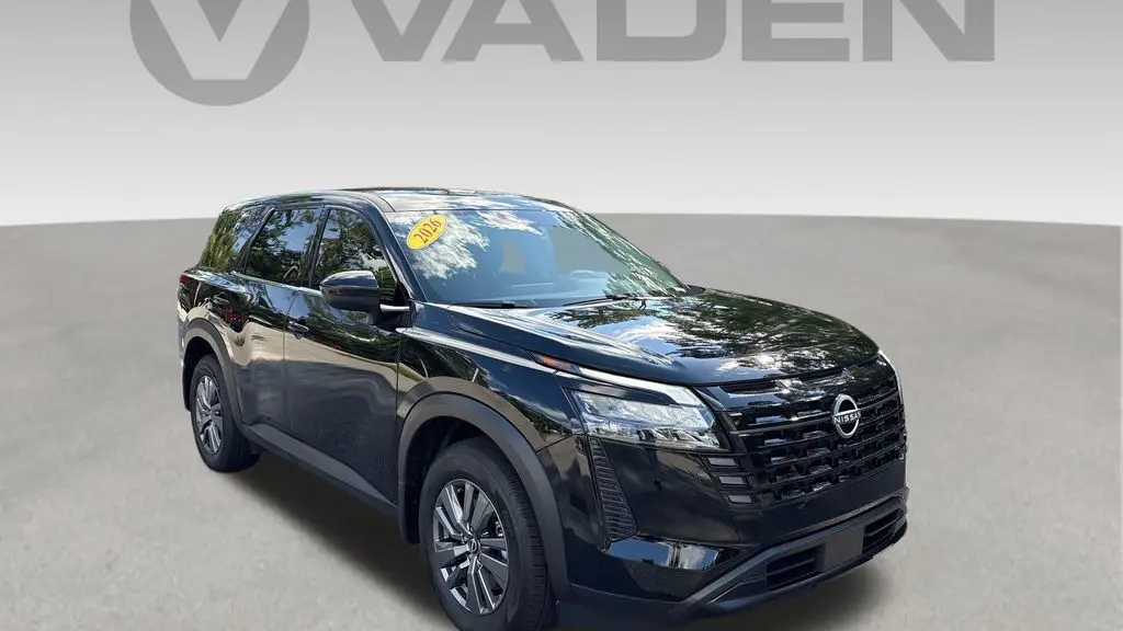2026 Nissan Pathfinder S