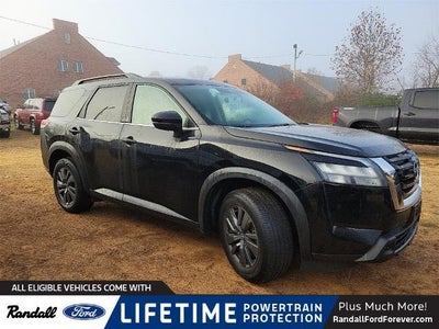 Photo of a 2023 Nissan Pathfinder SV 4DR SUV for sale