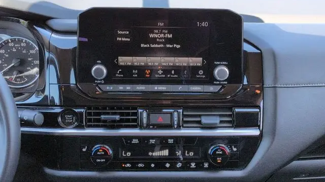 2025 Nissan Pathfinder SV