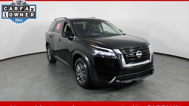 2025 Nissan Pathfinder SV