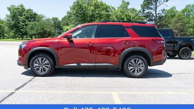 2025 Nissan Pathfinder SV